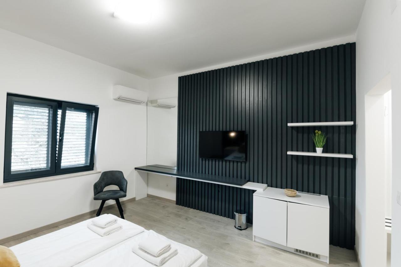 Boutique Suites Joyce Medulin With Free Parking Esterno foto